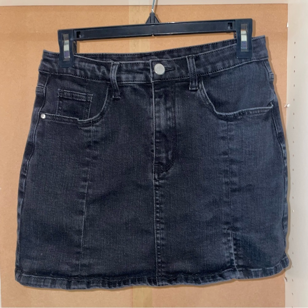 Cider Black Jean Stretchy Skirt with Pockets